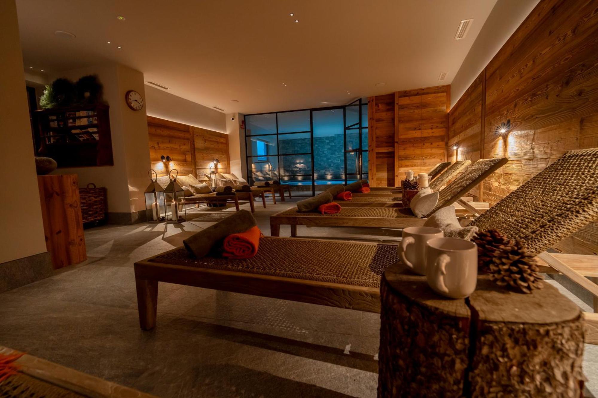 Hotel Alu Mountain Design Bormio Exteriör bild